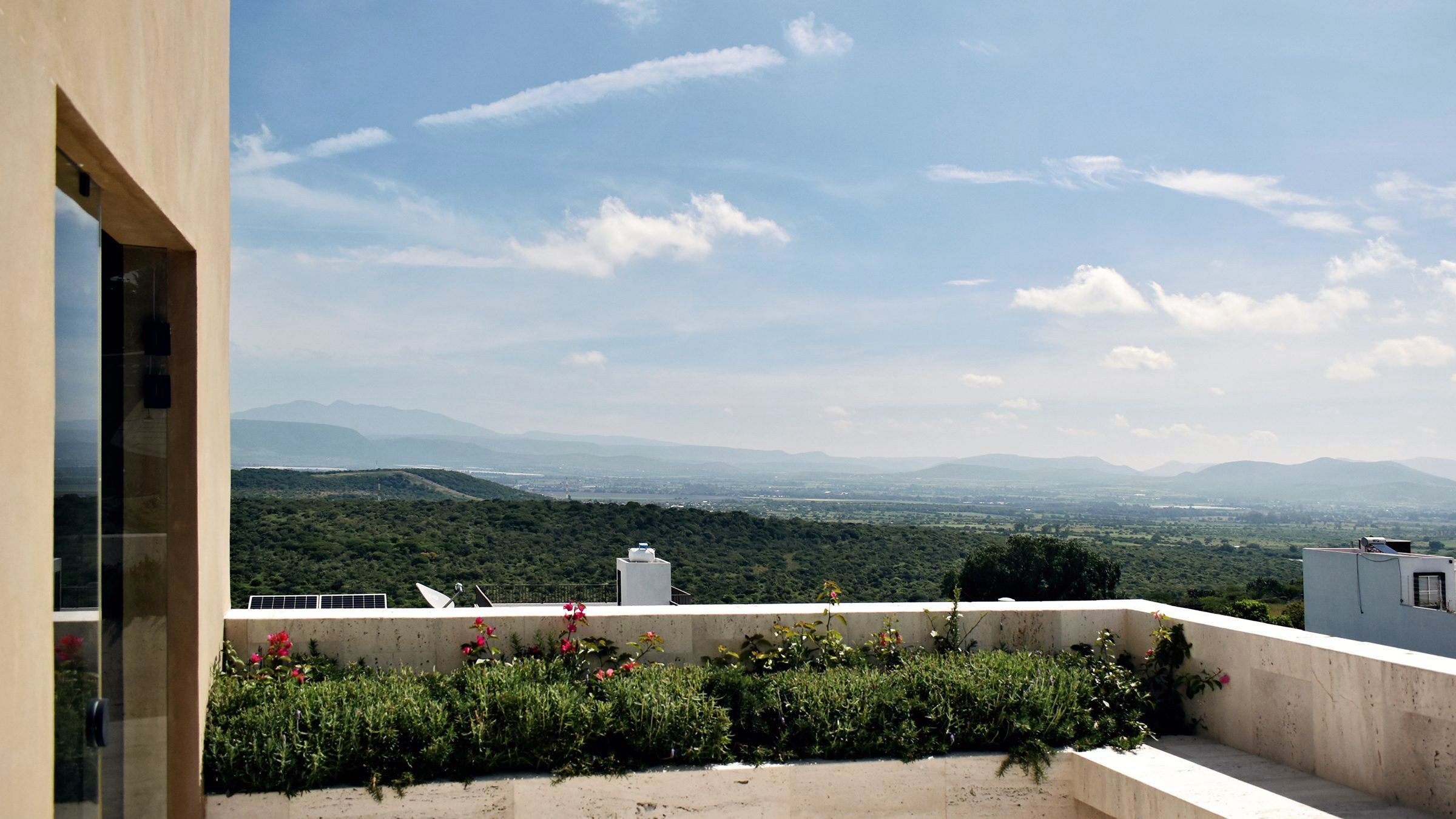 Terraza de Casa Ceiba 92 con vista a la sierra